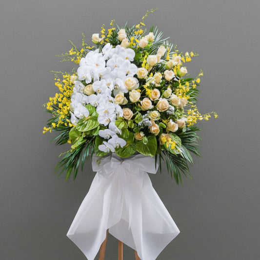 (蝴蝶蘭 跳舞蘭 香檳玫瑰特大花籃) 追思花籃 P2039 悼念花牌 喪禮花牌 殯儀帛事花牌 香港帛事花, 新款木架 : 6呎高